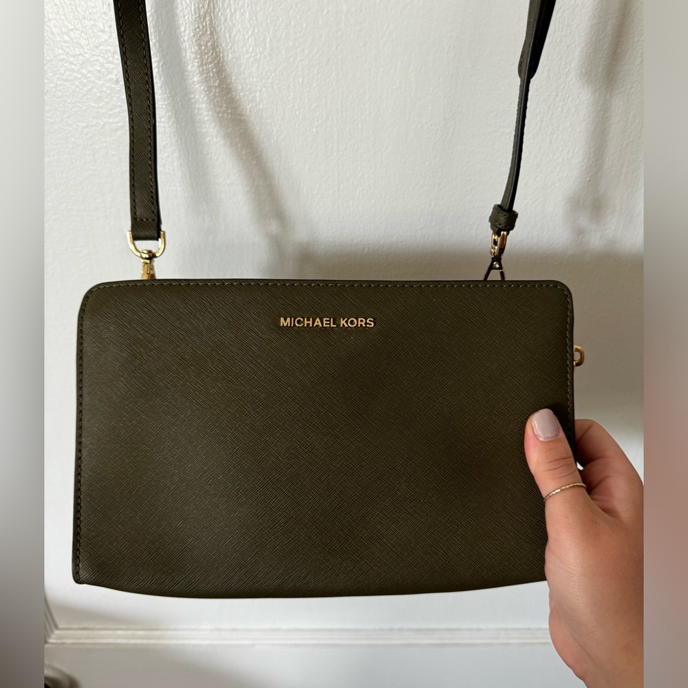 Micheal Kors crossbody